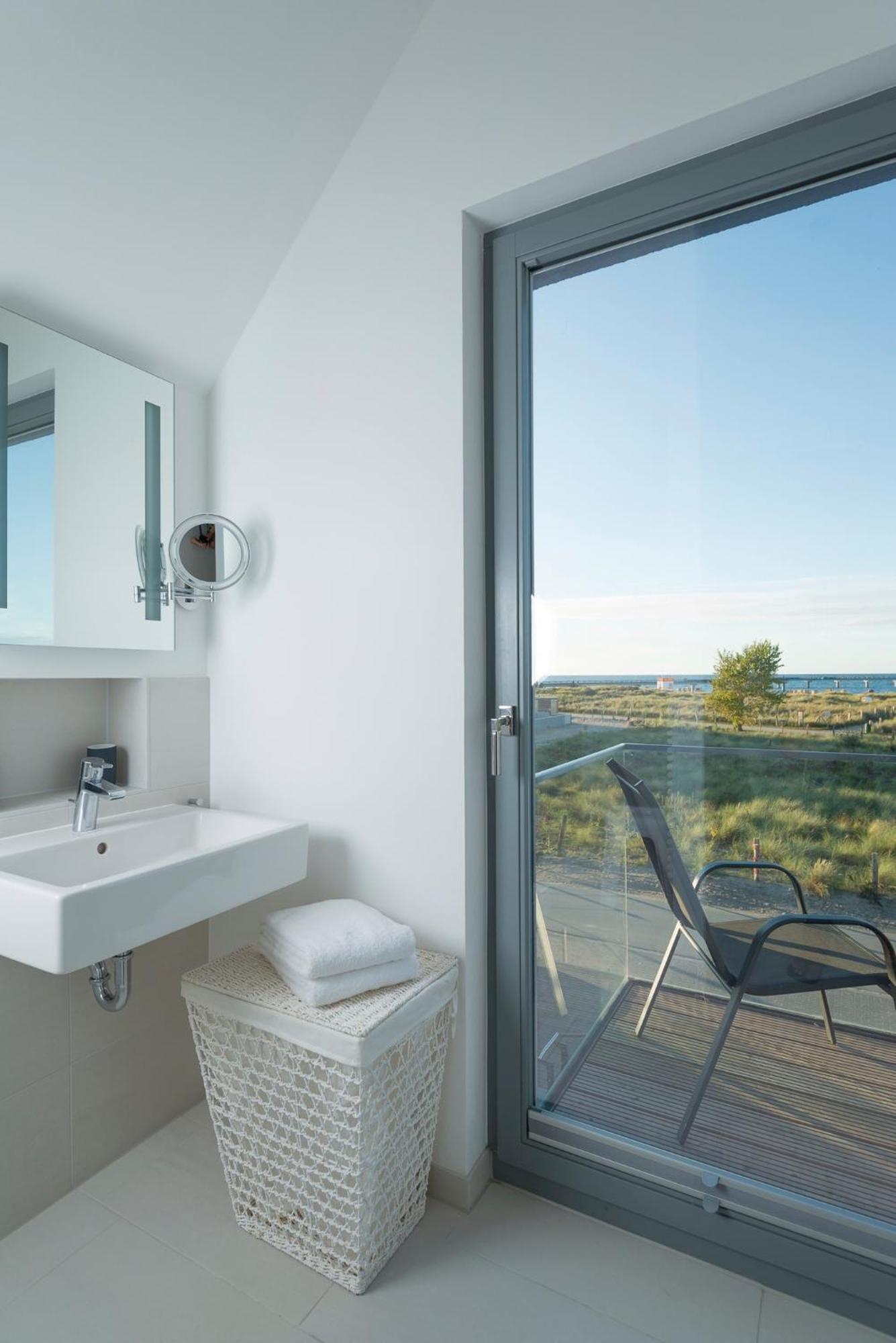Ostsee - Reetdachhaus Nr 36 "Warder" Im Strand Resort Heiligenhafen Exterior foto