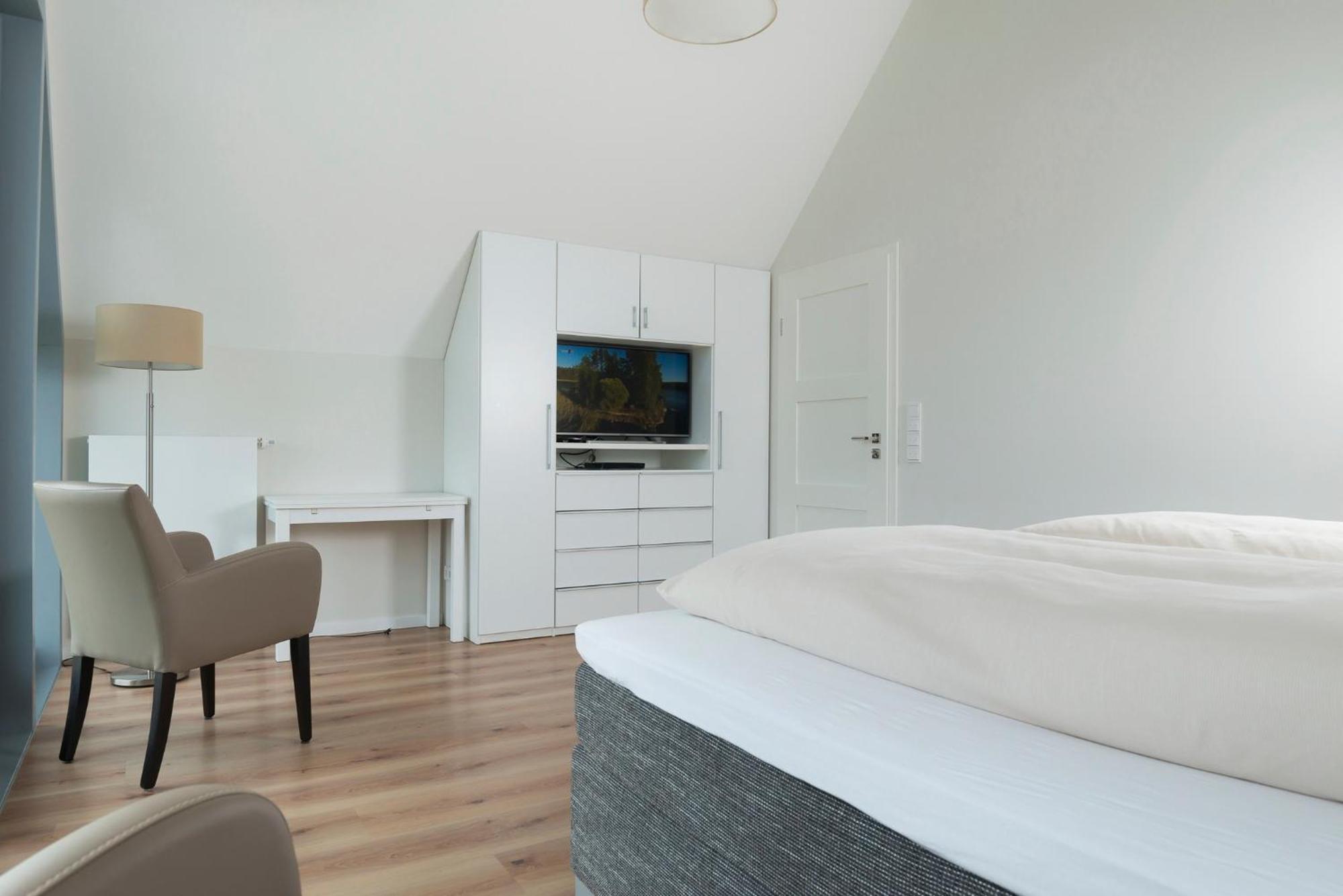 Ostsee - Reetdachhaus Nr 36 "Warder" Im Strand Resort Heiligenhafen Exterior foto